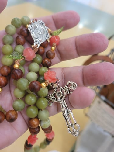 Customer photo review of FREE Today: Immaculate Heart of Mary & Crucifix of 8 mm Round Multicolor Jade Nylon Cord Rosary