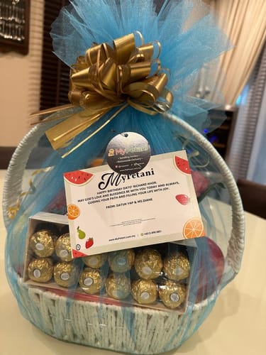 Customer photo review of Deluxe VIP Luxury Fruit Basket (with 12 pc Ferrero Rocher)