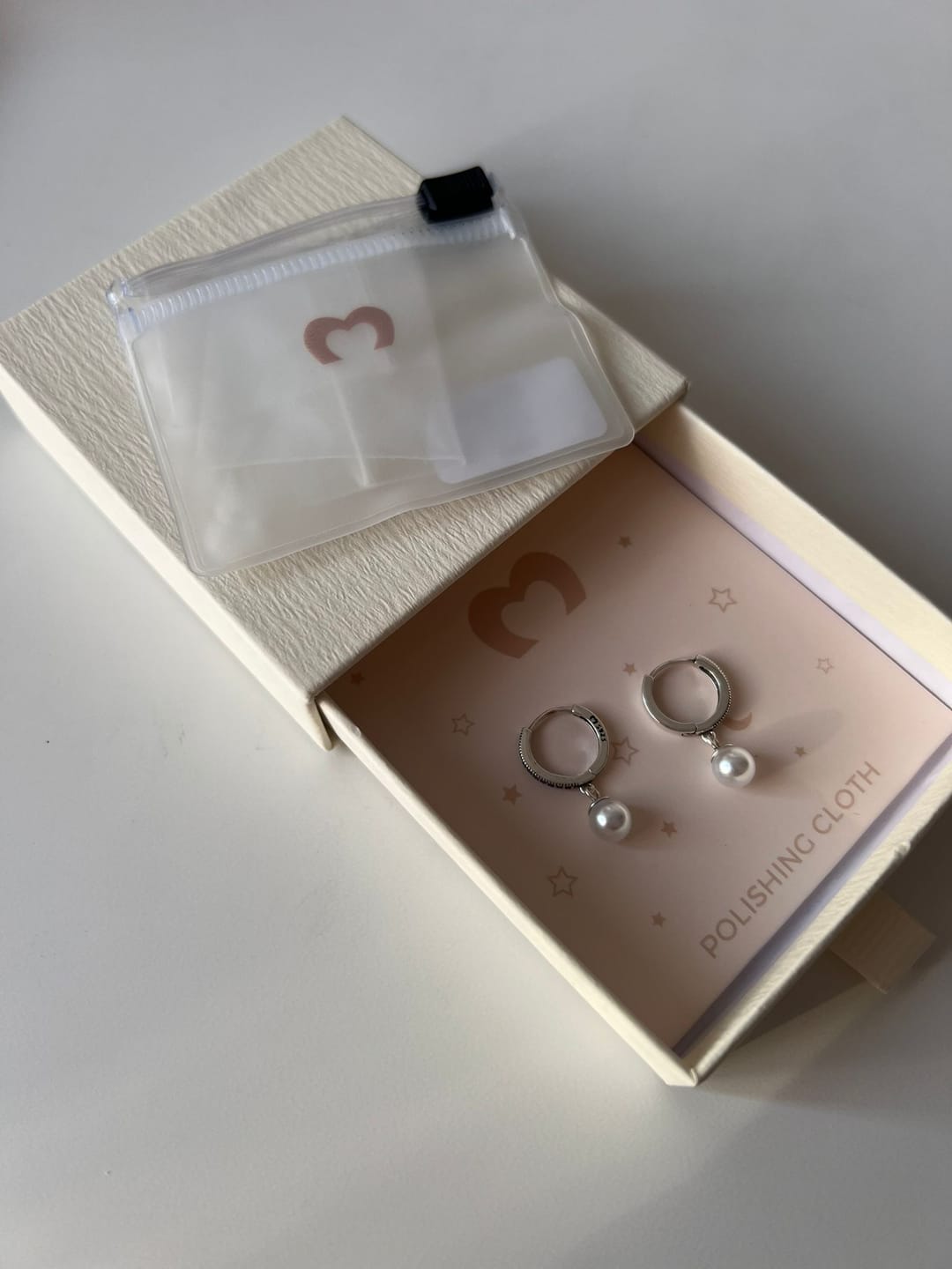 Customer photo review of Pendientes Perla y Brillantes