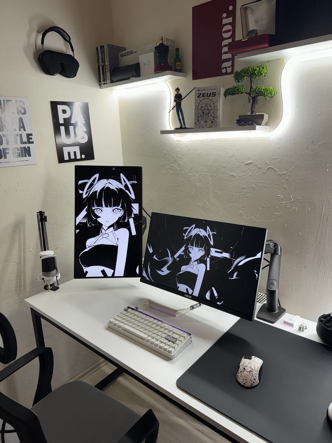 Customer photo review of Wraith Cosmic Glass V2 Cam Mousepad