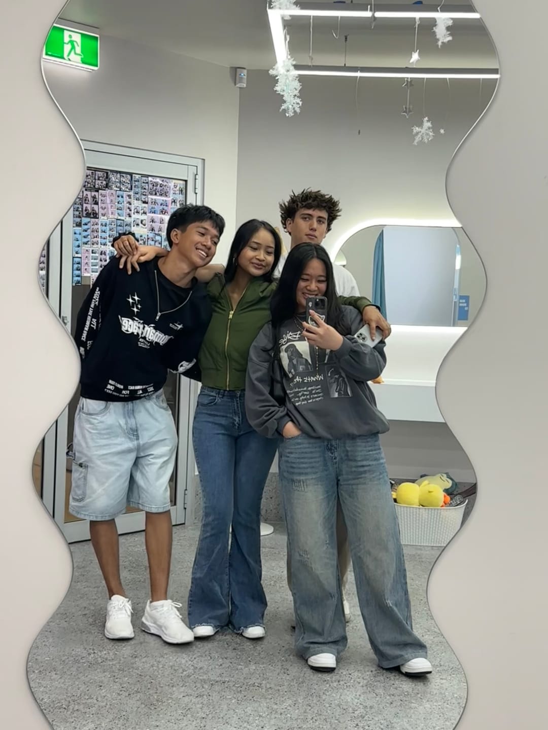 Customer photo review of Aelfric Eden Baggy Jeans