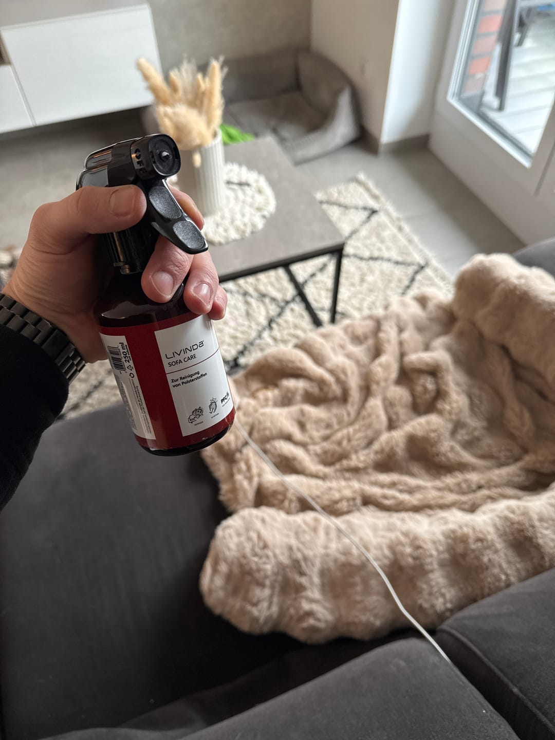 Customer photo review of Livinda™  Sofa Protector & Sofa Care Set