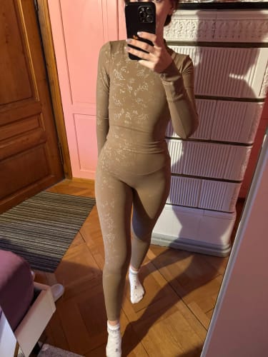 Customer photo review of UltraFit Long Sleeve Set