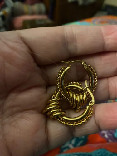 Customer photo review of Gold Twisted Rope Hoop Earrings