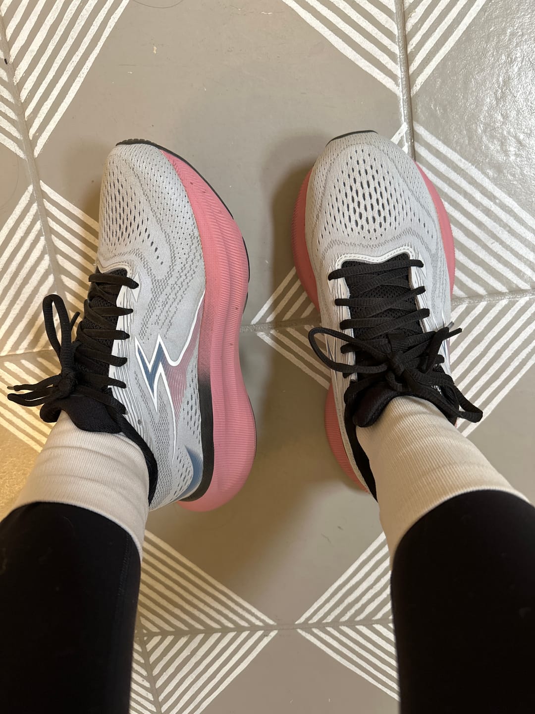 Customer photo review of 361-ELEOS: Microchip/White