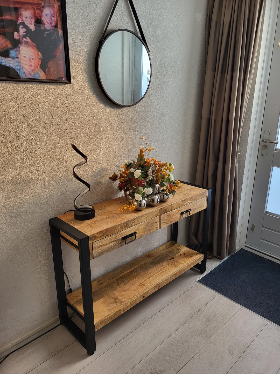 Customer photo review of Sidetable Mangohout en Staal | 120 x 35 x 76 cm