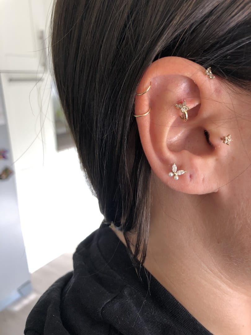 Customer photo review of 14K Gold Fresh-Water Pearl Butterfly Cartilage Earring 18G16G