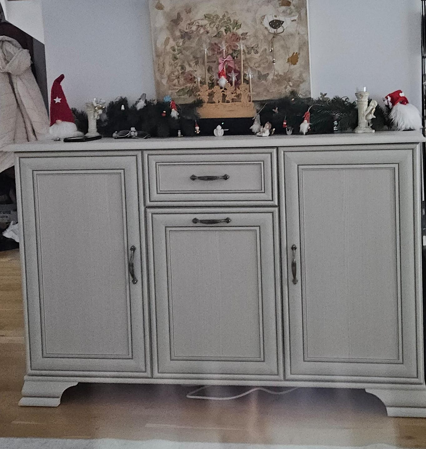 Customer photo review of Comoda TIFFANY, alb vintage, PAL, 139x37x90 cm