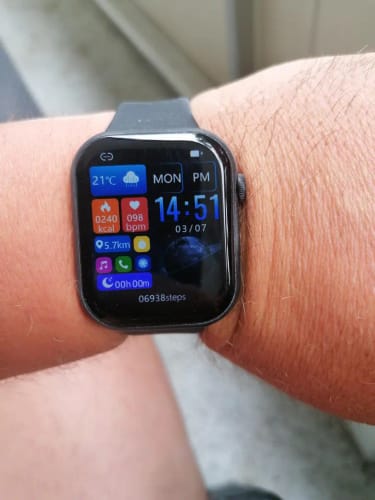 Customer photo review of Smartwatch für iOS/Android mit Echtzeit-Tracker für Herz, Blutdruck und Sauerstoff - VitaTrack Pro