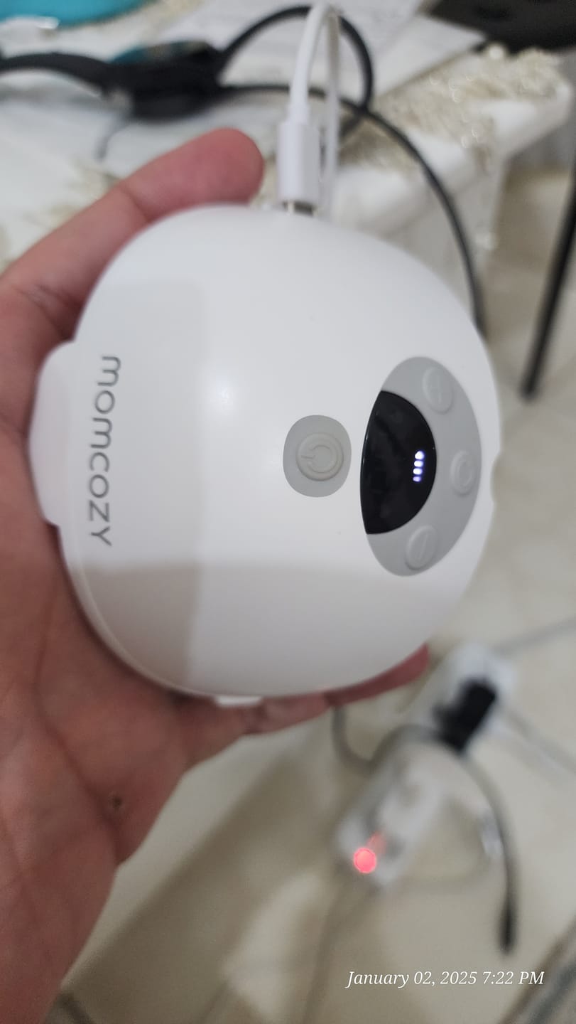 Customer photo review of Momcozy M5 Wearable Breast Pump, Grey