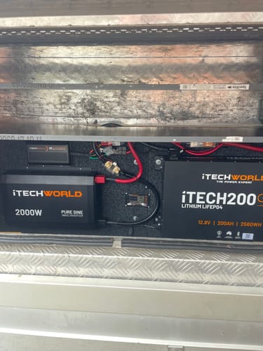 Customer photo review of iTECHDCDC40 12V/24V 40A DCDC & MPPT Battery Charger