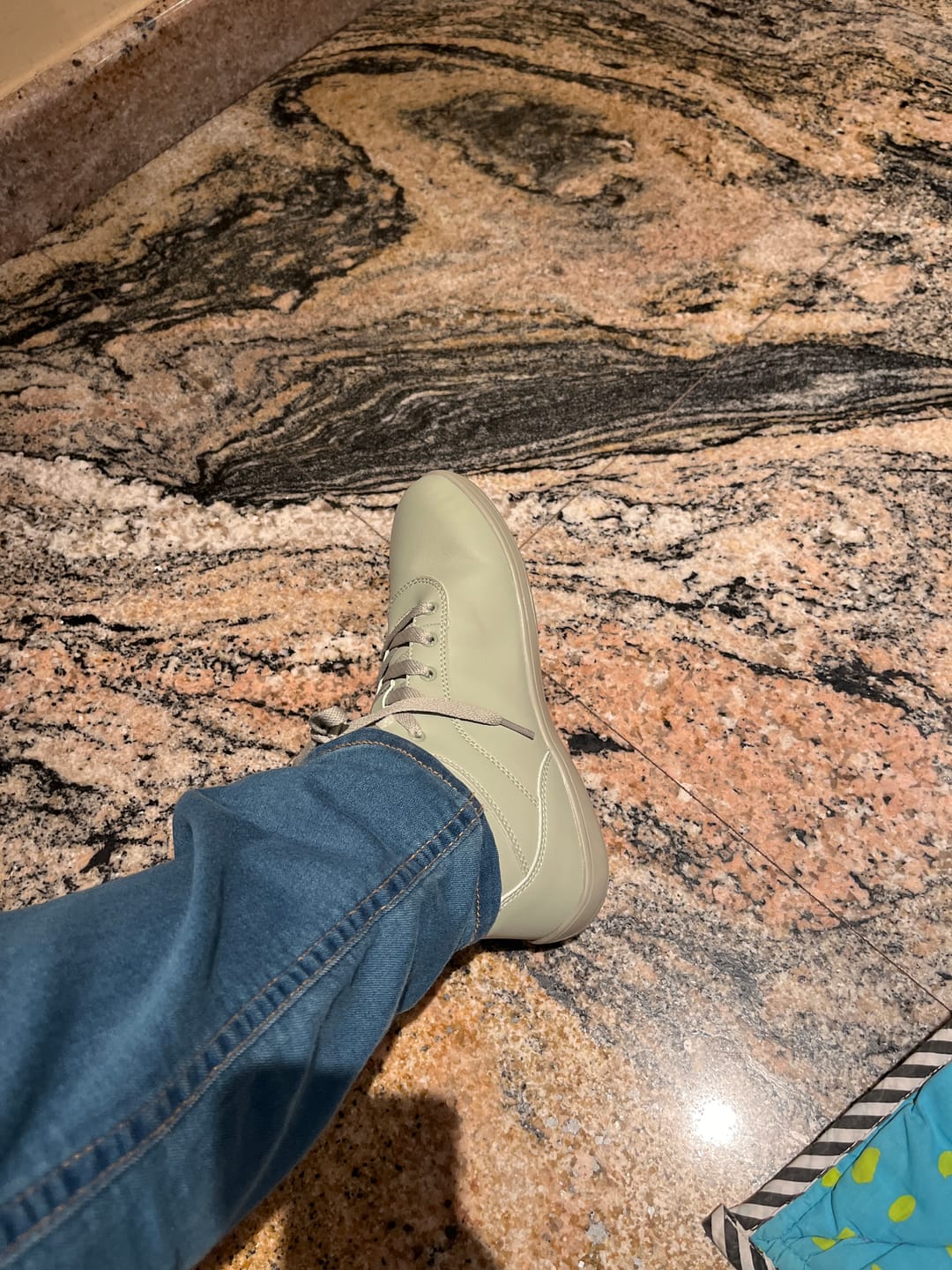 Customer photo review of Spruce - Zapatos Barefoot De Invierno