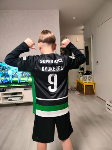 Customer photo review of Viktor Gyökeres Kids Size Sporting CP Lisbon Home 2024-2025 Children Jersey