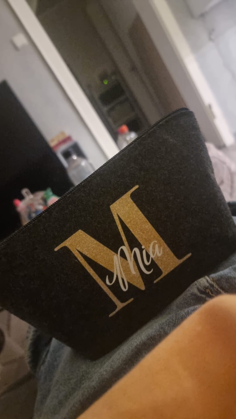Customer photo review of Initiale - Individuelle Kosmetiktasche Filz