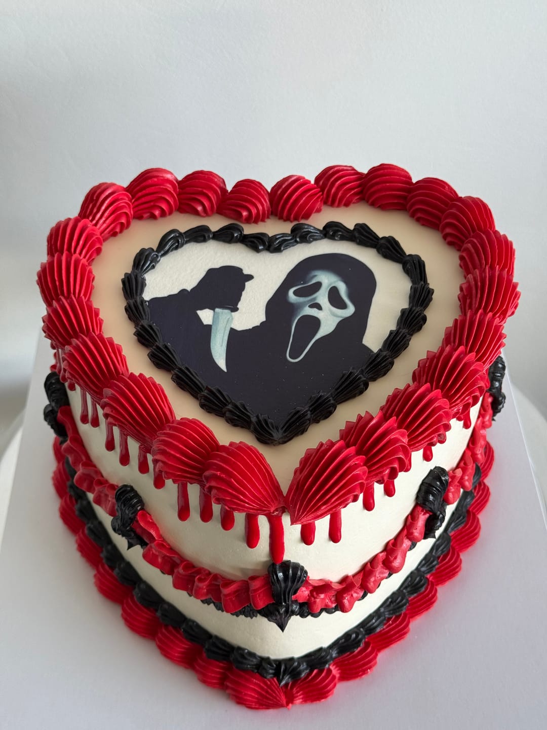 Customer photo review of 12 cm Round Custom Edible Icing Image