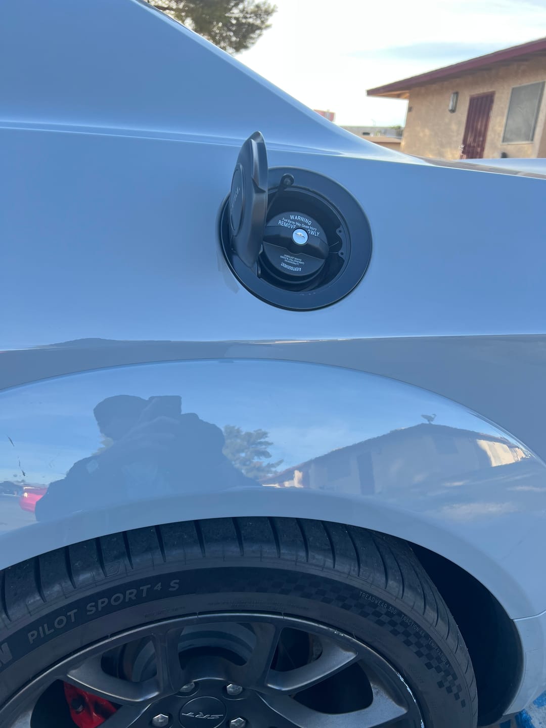 Customer photo review of Speedlogix Locking Gas Cap 2008-2023 Challenger