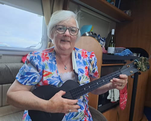Customer photo review of BL-LG Worth Brown Light Low G Ukulele Strings Soprano/Concert Fluorocarbon 2 Restrings per Packet