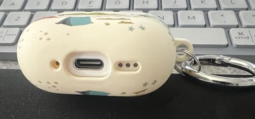 Customer photo review of Inspire Series Case - Apple AirPods 4