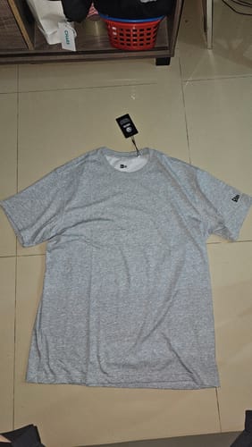 Y. M. review of Basic Cool Era Heather Gray Short Sleeve T-Shirt image 1 out of 1