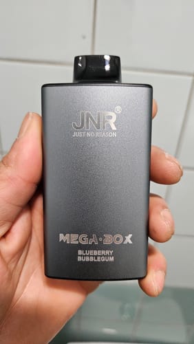 Customer photo review of JNR - Mega Box 25K bouffées - 2% de Nicotine - Puff Jetable / Vape Disposable