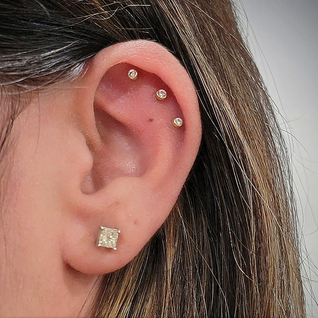 Customer photo review of 14K Gold Internal Minimal Cubic Labret Piercing 18G16G