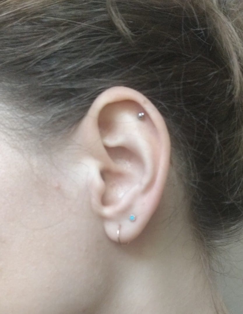 Customer photo review of 14K Gold Minimi Round Cubic Internally Threaded Labret Piercing 18G16G