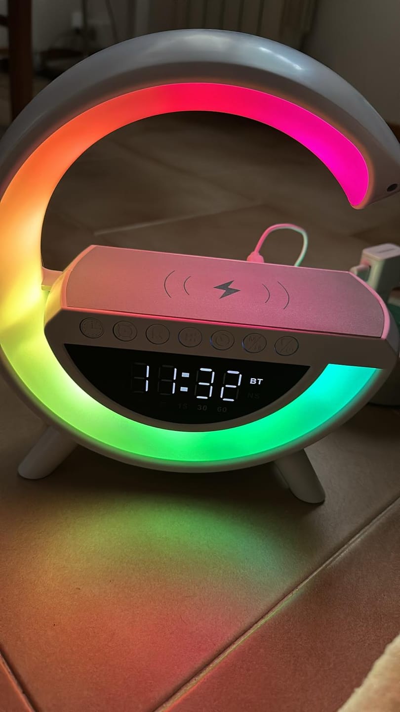 Customer photo review of Cassa musica bluetooth, caricabatterie cellulare wireless, Orologio e sveglia