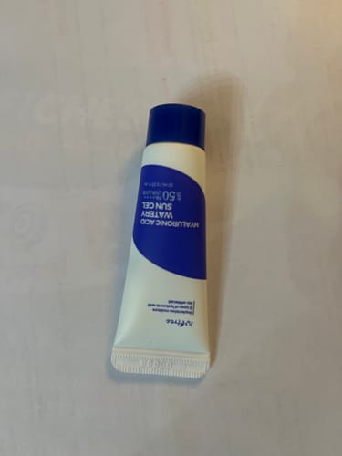 Customer photo review of Isntree - Gel solaire hydratant à l'acide hyaluronique - 10/50ml