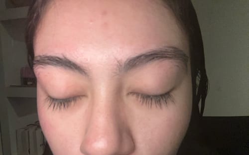 Customer photo review of Suero para pestañas y cejas