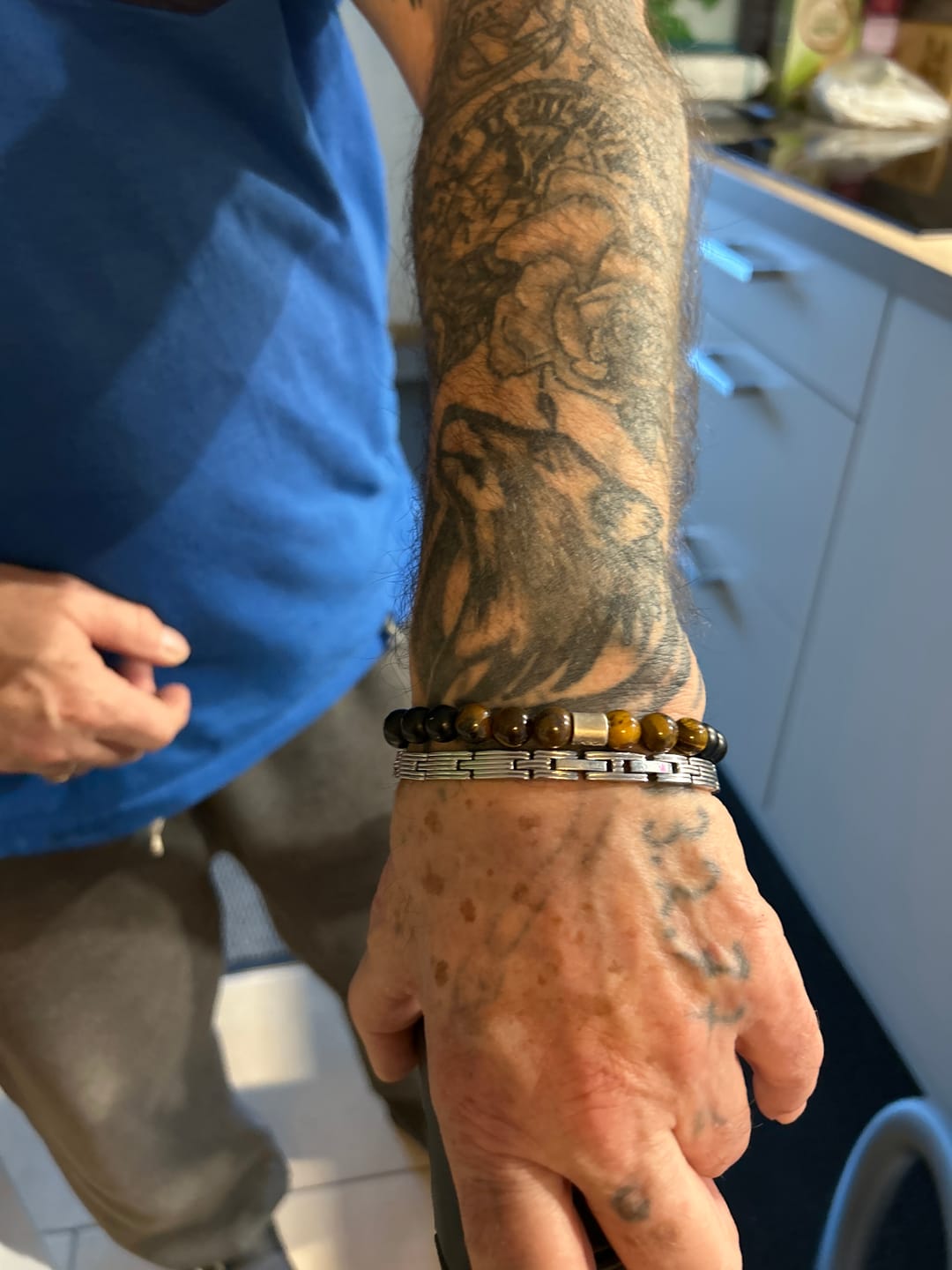 Customer photo review of Sternzeichen Armband - Tigerauge