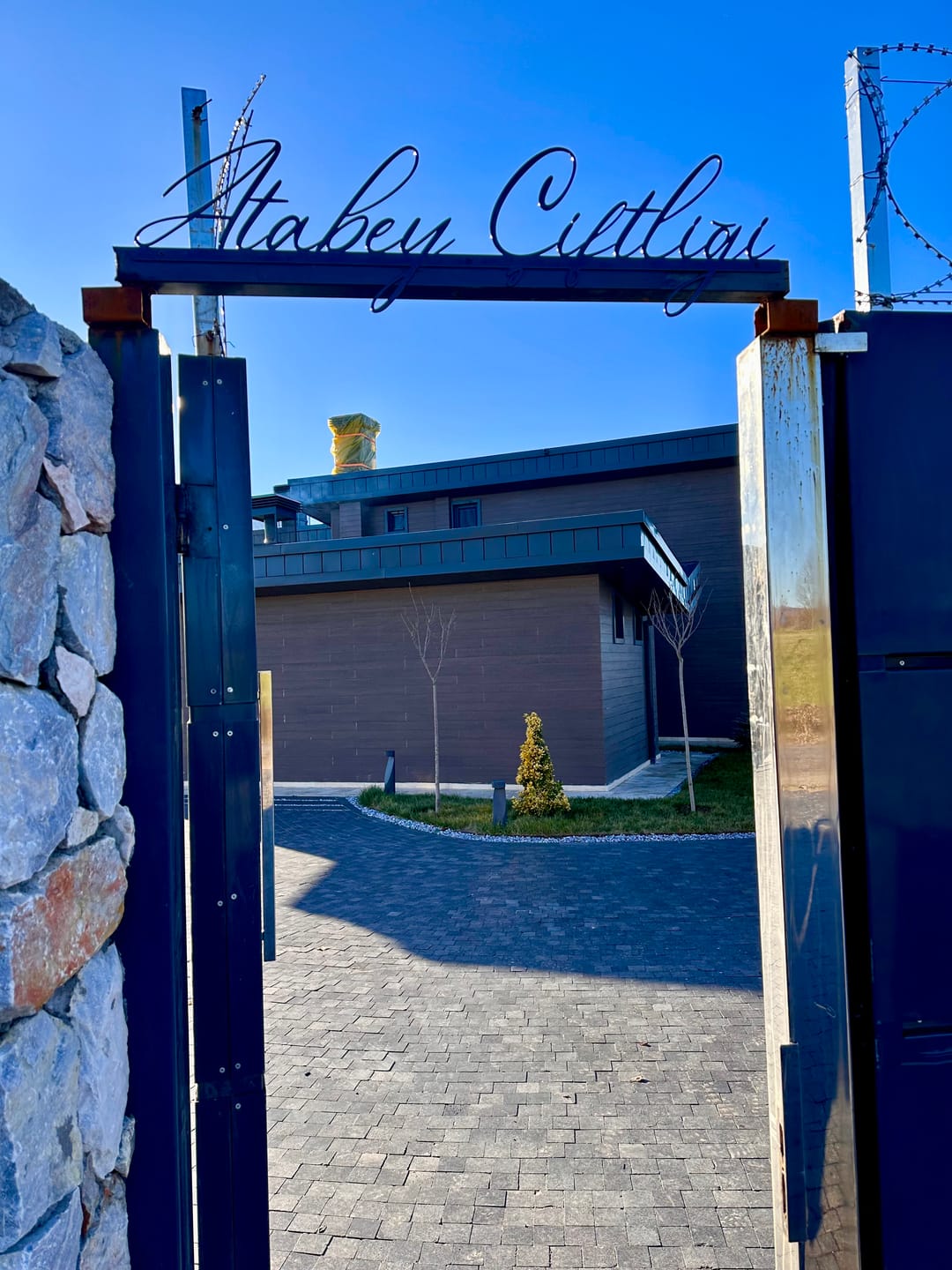 Customer photo review of Kişiye Özel Metal Aile İsimliği