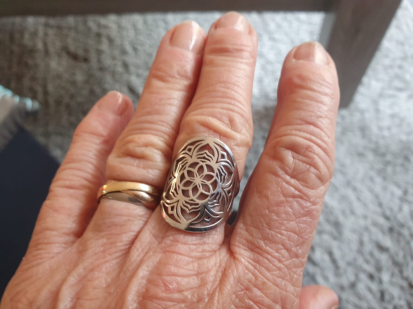 Customer photo review of Bague Ajustable "Fleur de Mandala"