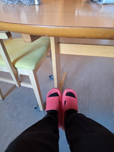 Customer photo review of HappyFlops