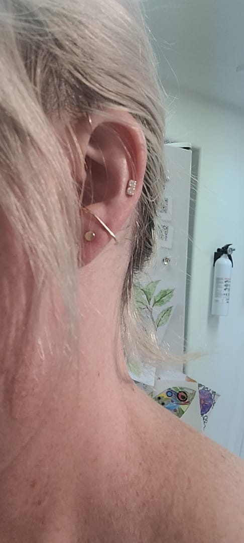 Customer photo review of 14K Gold Crystal Bar Cartilage Earring 20G18G16G