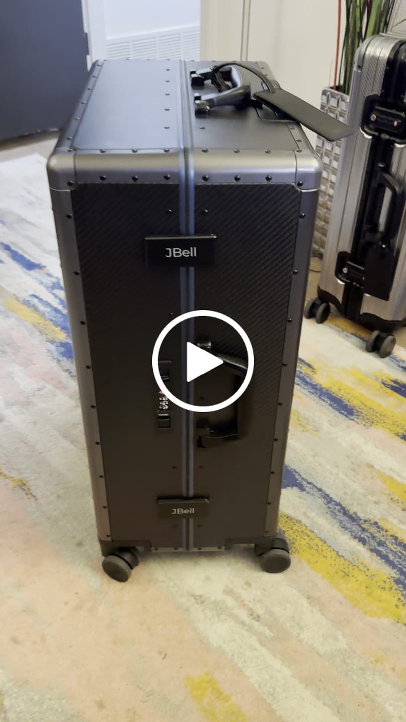 Customer video review of Carbon X 2.0 Carbon Fiber Suitcase Gunmetal