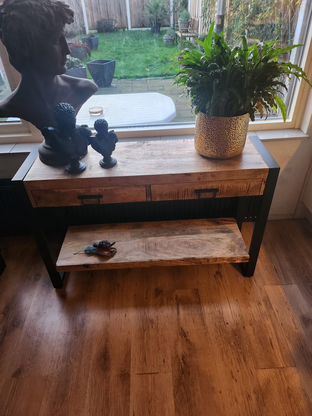 Customer photo review of Sidetable Mangohout en Staal | 120 x 35 x 76 cm