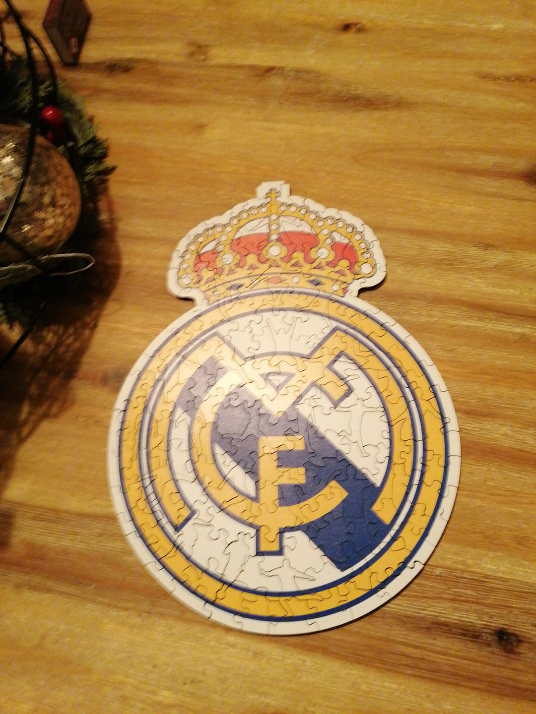 Customer photo review of Real Madrid CF® Logo - Holzpuzzle