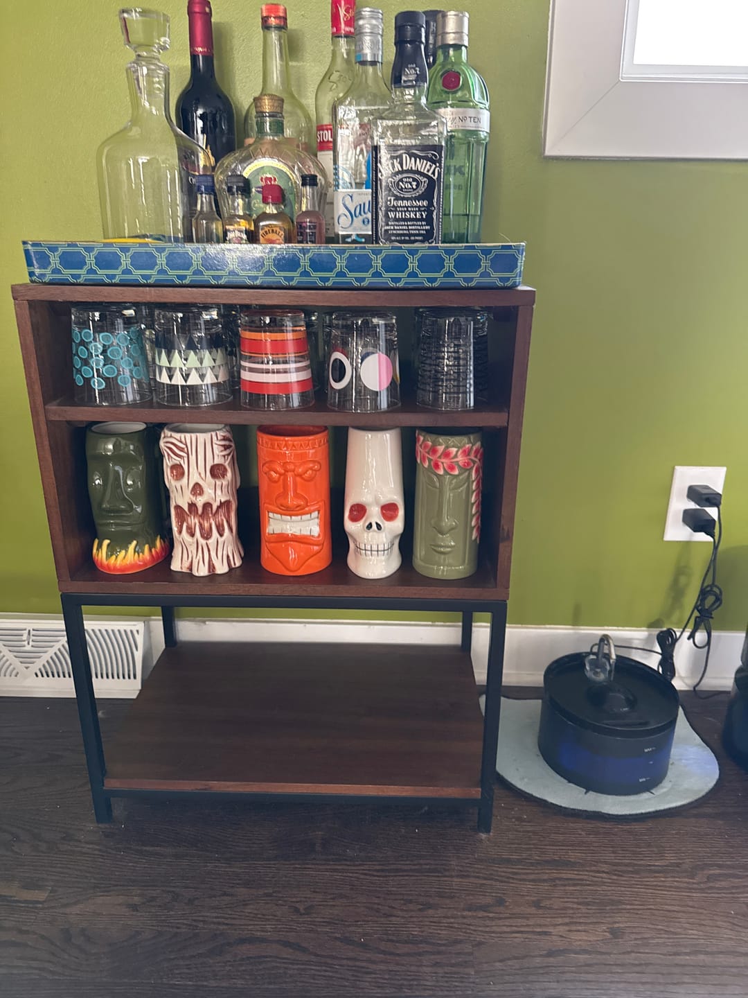 Customer photo review of Ceramic Tiki Mugs, Set of 8 - 18-23.5oz - Perfect for Exotic Cocktails, Iced Tea, Soda, Mai Tai, Long Island