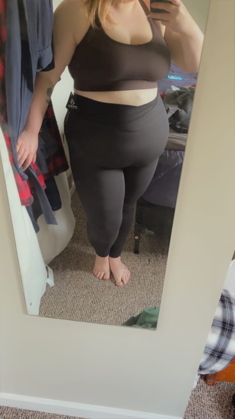 Customer photo review of Bestie Leggings