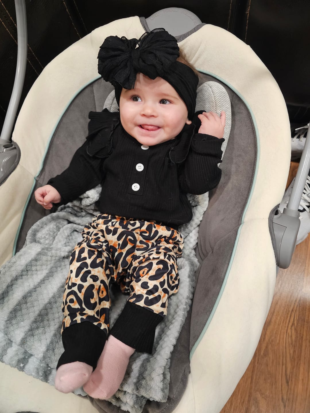 Customer photo review of Ruffled Headband- Black