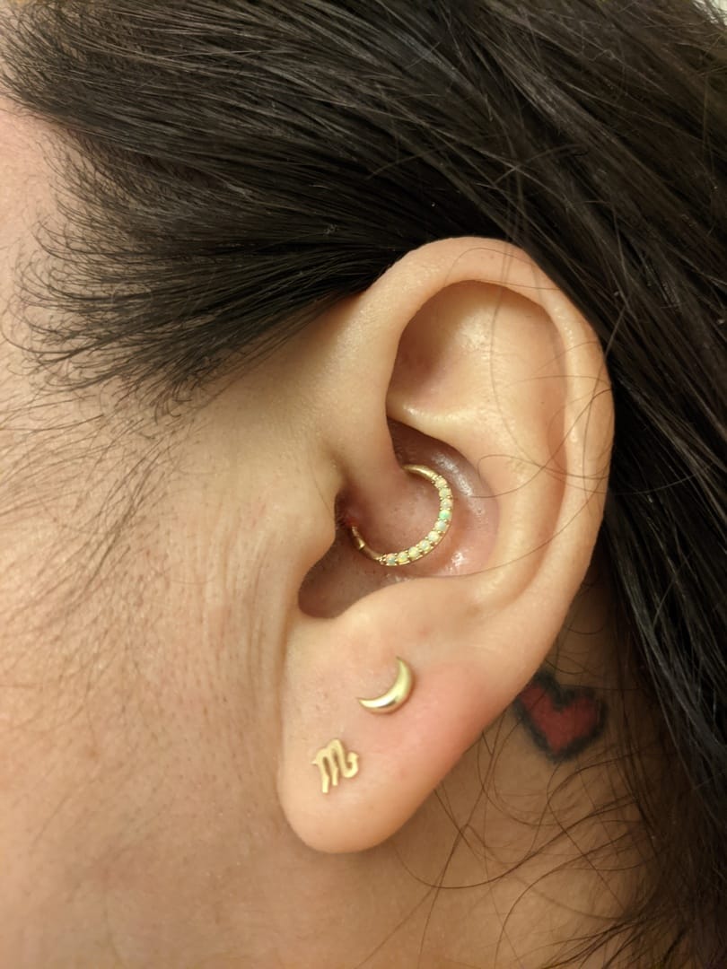 Customer photo review of 14K Gold Internally Threaded Volume Moon & Star Labret Piercing 18G16G