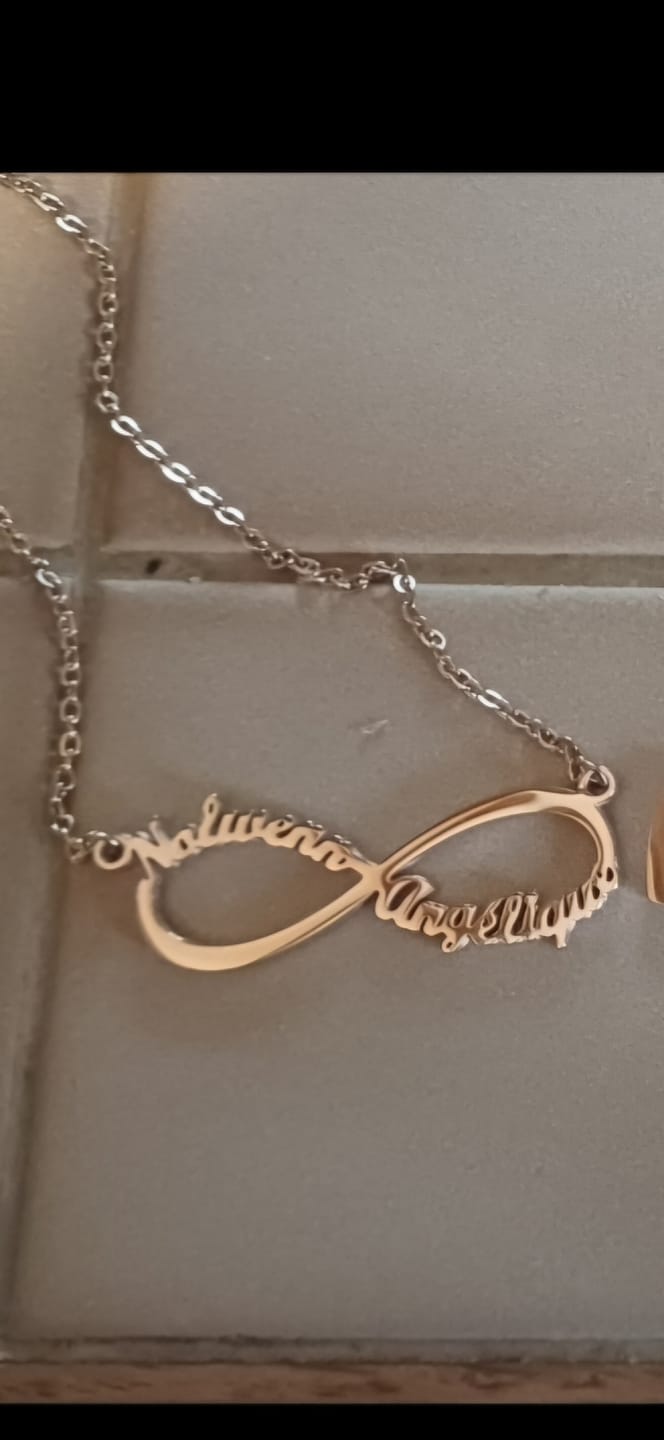 Customer photo review of Collier Infini Personnalisé Deux Prénoms