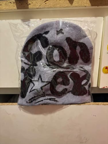 Customer photo review of Vencae™ BEANIE - CONQUER