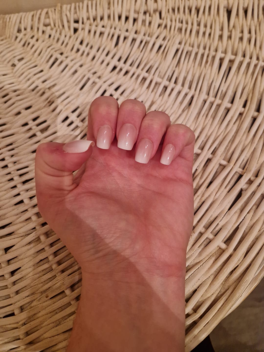 Customer photo review of FAUX ONGLES BABY-BOOMER CARRÉS COURTS