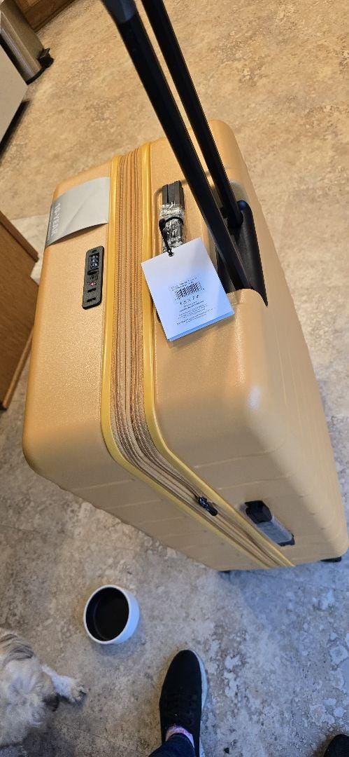 Customer photo review of Cambria Hardside Large Check-In Expandable Spinner