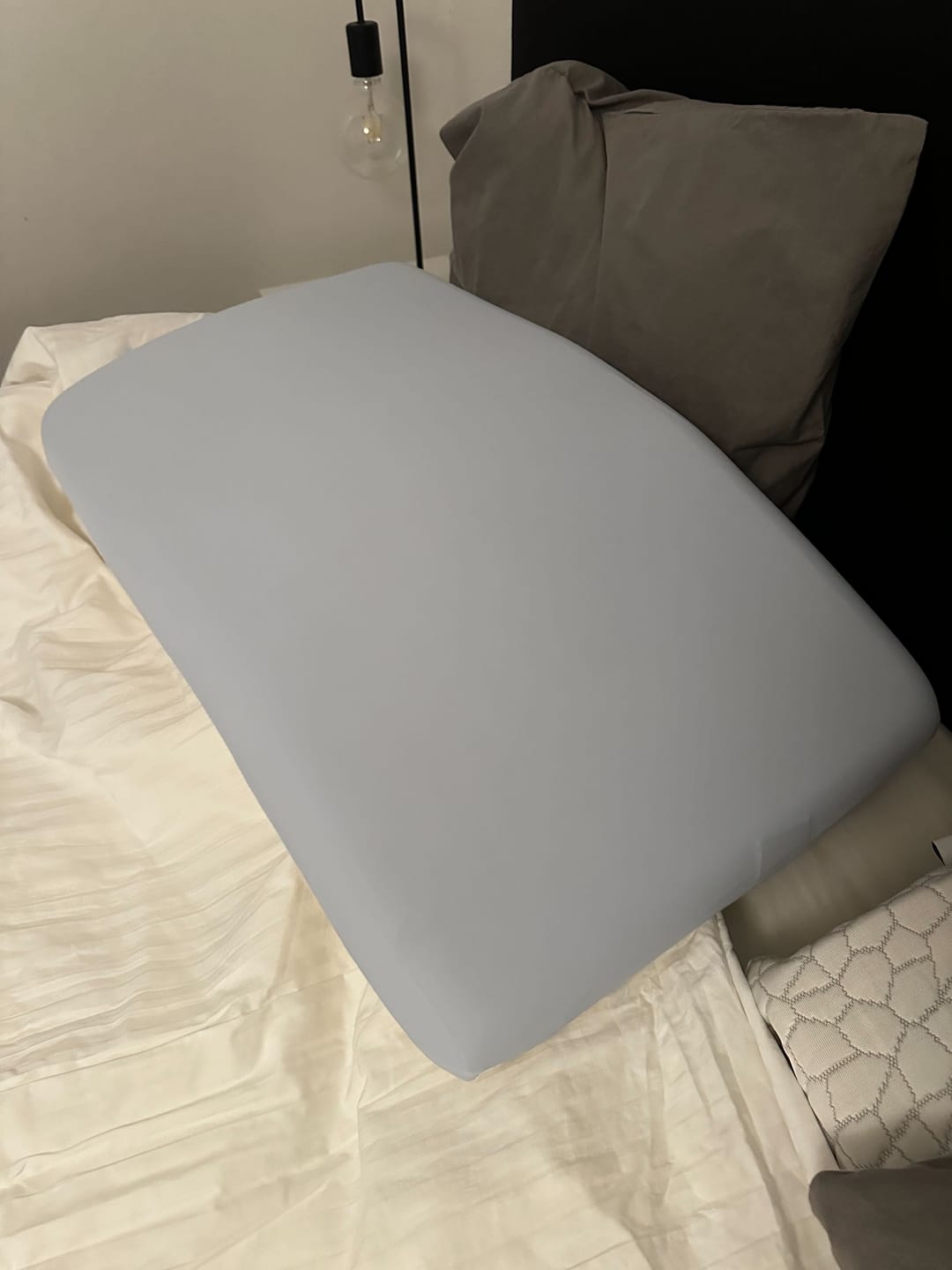 Customer photo review of Oreiller Orthopédique Plat Cellsius - Le Confort idéal pour dormir sur le ventre
