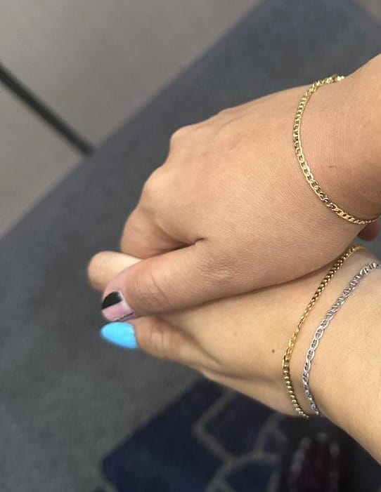 Customer photo review of Pulseras Eslabón Plano en Oro laminado 18k Para Pareja