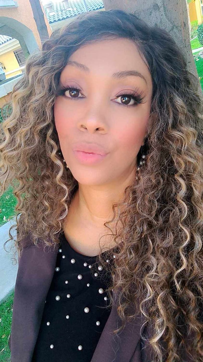 Customer photo review of Sensationnel Butta Lace Pre-Cut Glueless HD Lace Front Wig - BUTTA PRE-CUT UNIT 6