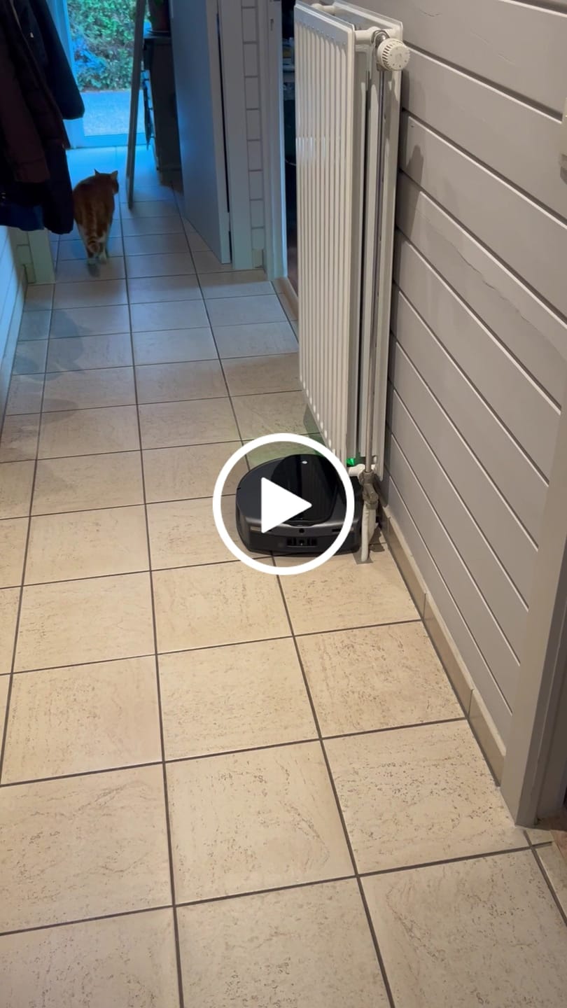 Customer video review of S10 Ultra, Floor Washing Robot Vacuum with WaterRecycle™ System