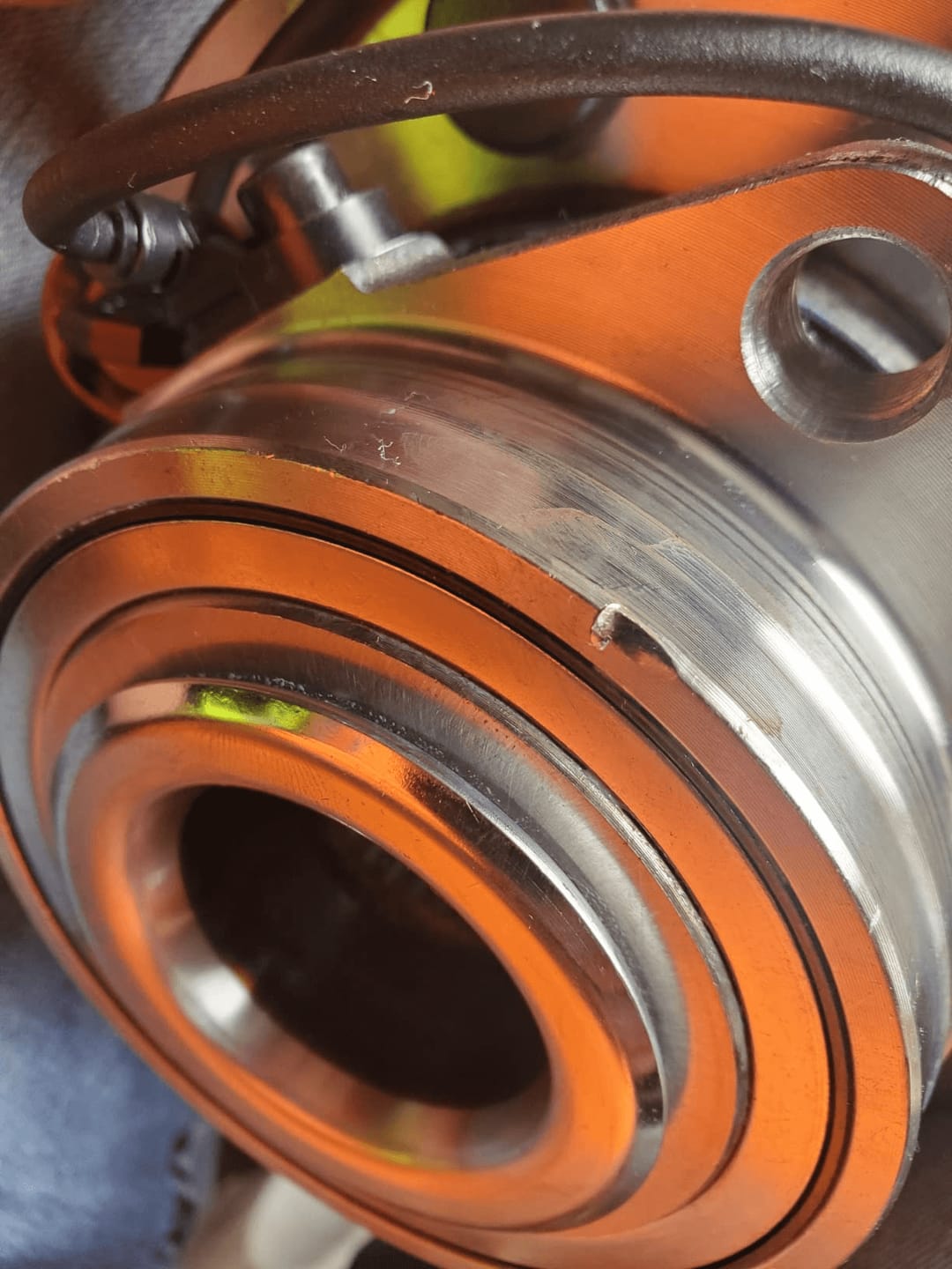 Customer photo review of 2Pcs Front Wheel Hub Bearing Assembly for 2007-2014 Cadillac/Chevy/GMC